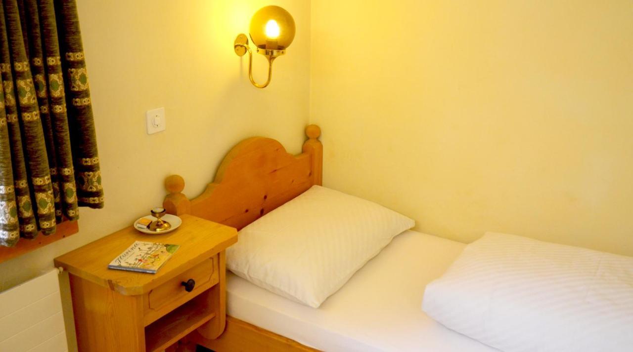 Casa Tödi Restaurant Hotel Trun Bagian luar foto