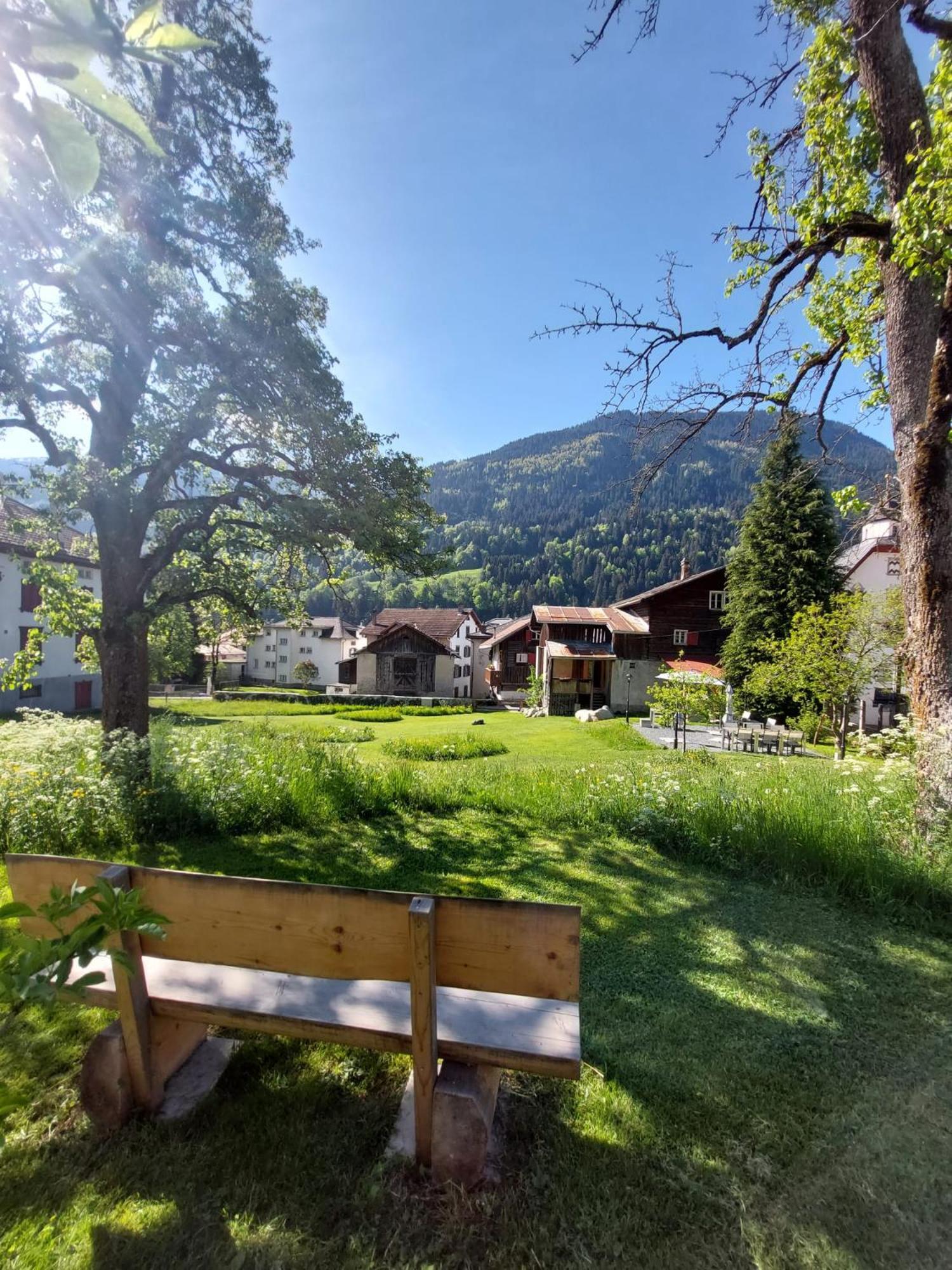 Casa Tödi Restaurant Hotel Trun Bagian luar foto