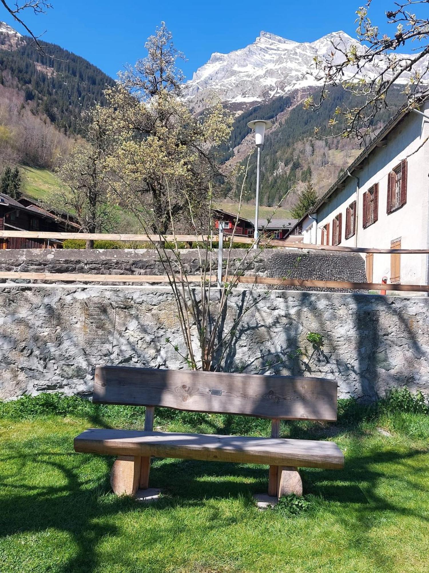 Casa Tödi Restaurant Hotel Trun Bagian luar foto